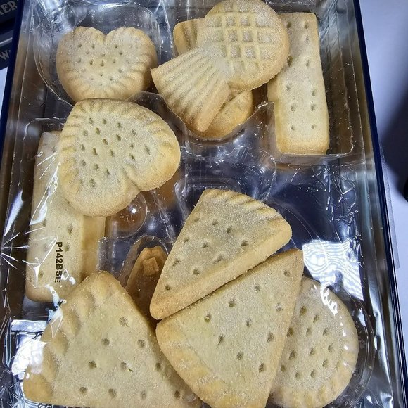 Walker's King Charles III Limited Edition Coronation Tin NEW Shortbread Cookies - Picture 11 of 12